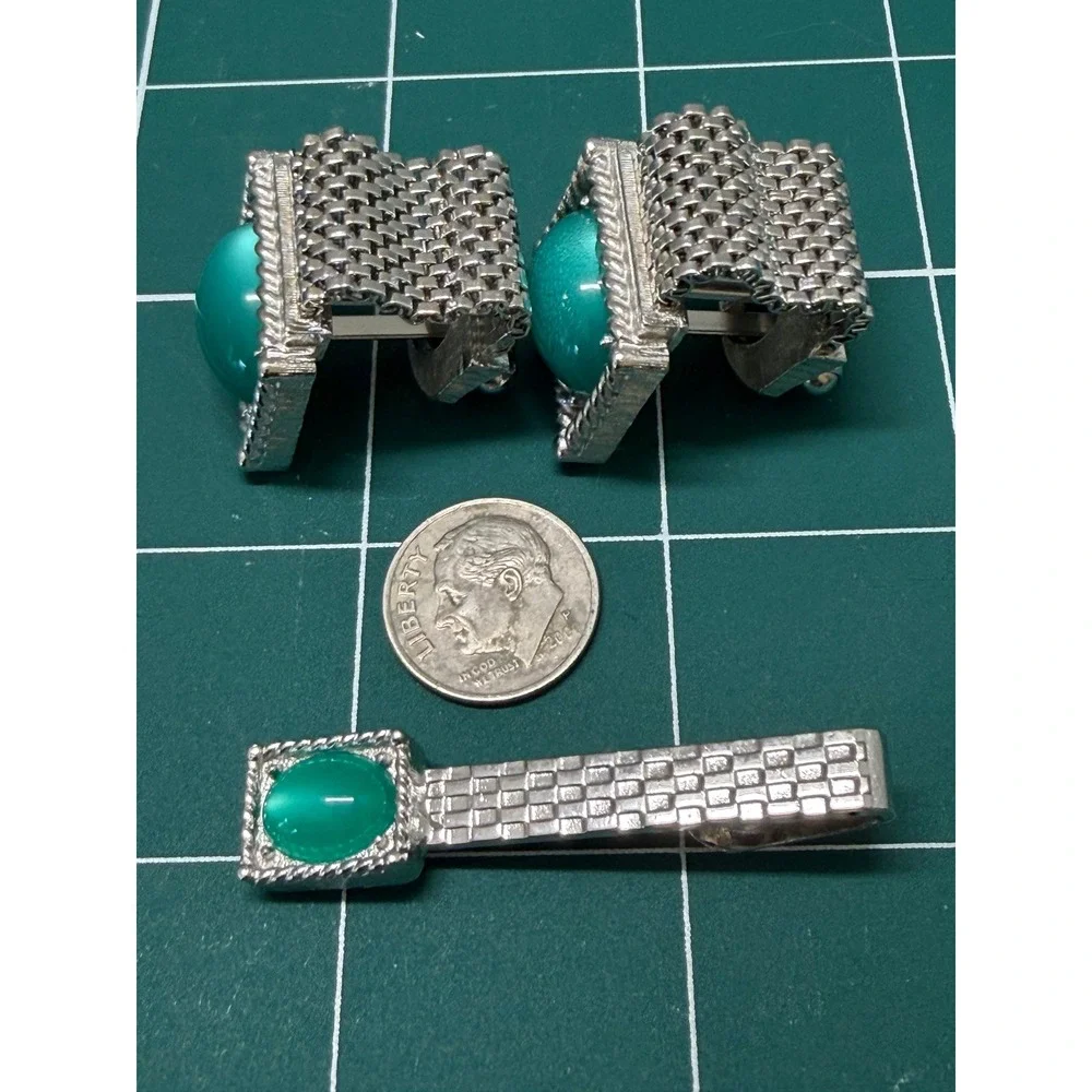 Vintage Swank Silver Tone Green Faux Cats Eye Wrap Cufflinks and Tie Clip Set